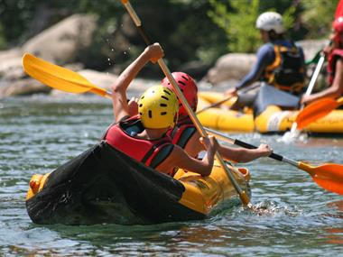Kayak sur la Truyere proche du Clos de Banes