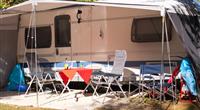 Emplacement pour caravane au camping Clos de Banes a Argences en Aubrac