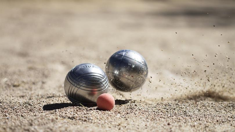 Partie de petanque au Clos de Banes entre Rodez et Aurillac