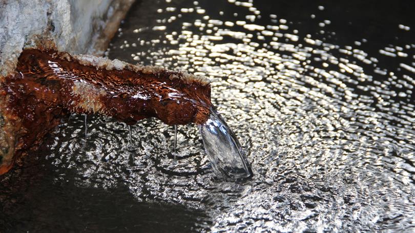 Source d'eau chaude Chaudes Aigues - Clos de Banes
