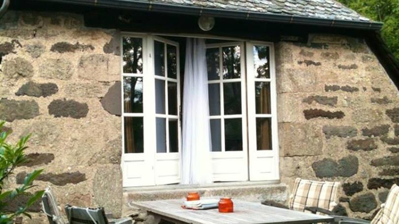 Chambre familiale 4 personnes avec salon de jardin Aveyron - Clos de Banes