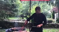Preparation de brochette pour les vacanciers du Clos de banes a Argences en Aubrac