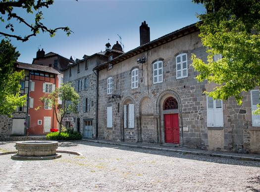 Centre ville d'Aurillac aux environs d'Argences en Aubrac - Clos de Banes