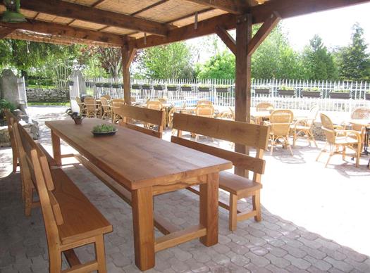 Terrasse couverte au Clos de Banes