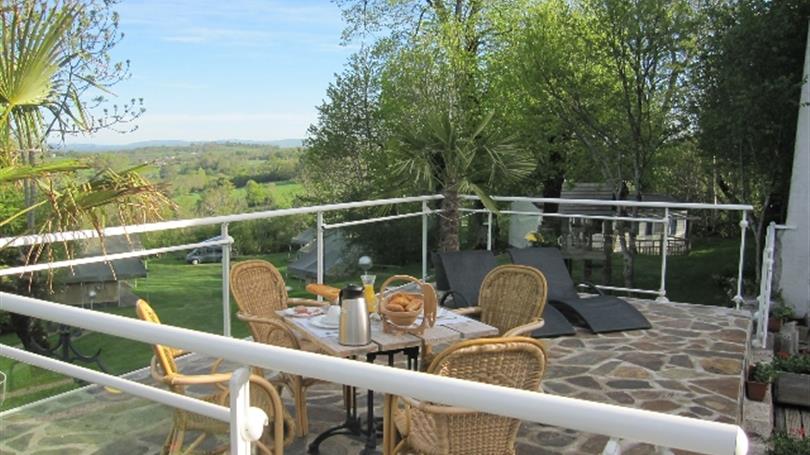 Terrasse avec vue sur l'Aveyron - Clos de Banes