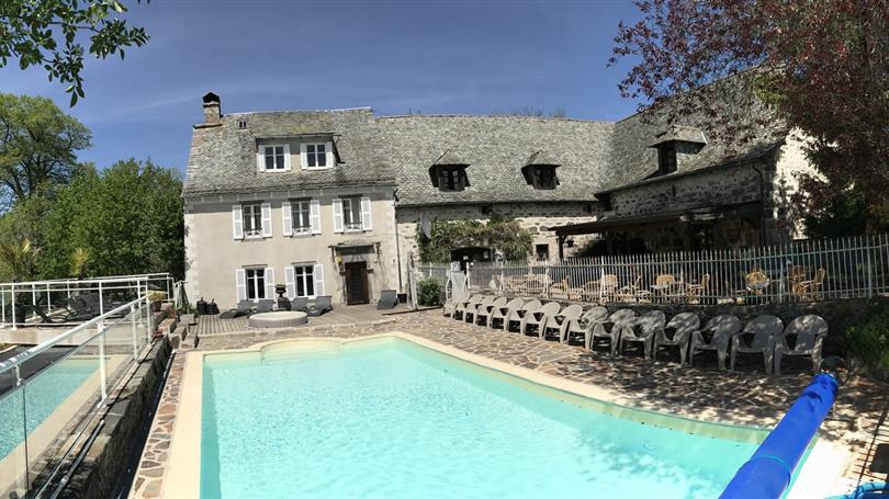 Piscine ensoleillé - Clos de Banes