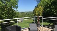 Vue sur l'Aveyron de la piscine  - Clos de Banes