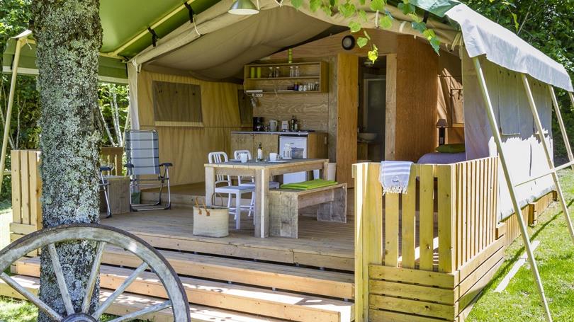 Tente safari confort camping Clos de Banes Argences en Aubrac